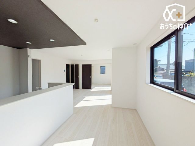 ���r���O -