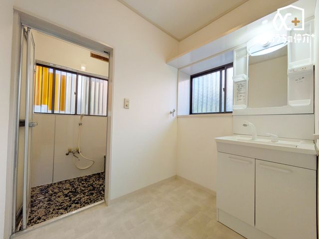 ʑEʏ `Wash room`̍Qԑтł]TĎxxłLpE_[[B[LxȂ̂ŌڂXbLƐڂł܂B