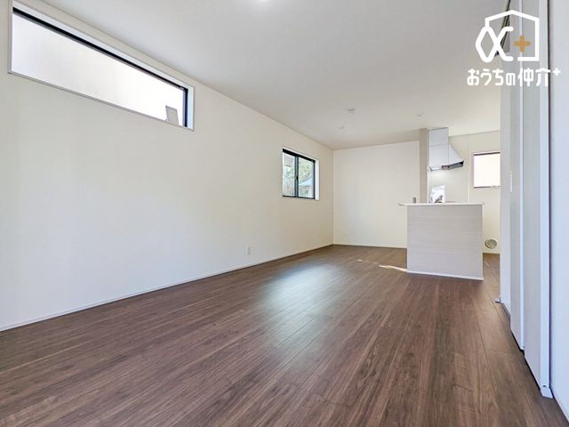 rO ƑRƏW܂17.0rO̗lqłB Cɓ̃\t@[e[uuĂCɓ̋ԂɁB