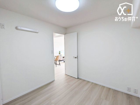 q qƂĂ\ȍL邨łBƑẌ炬̋ԂmۂłAvCx[gȃxbh[͕炷̊őグ̂łB