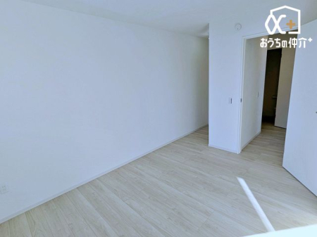 �Q�� ���[�͂̂���E�H�[�N�C���N���[�[�b�g�t���B��������Еt���Q���ŉ��K�Ȑ������B