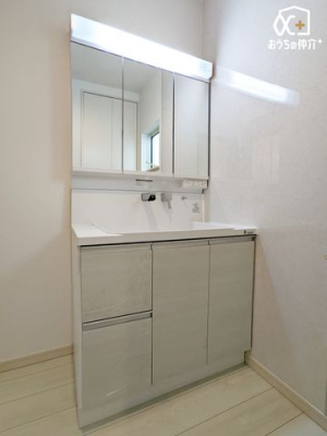 ʑEʏ Vv[hbT[tʑŁAZ̎xxX[YłI