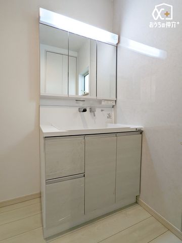 ʑEʏ Vv[hbT[tʑŁAZ̎xxX[YłI