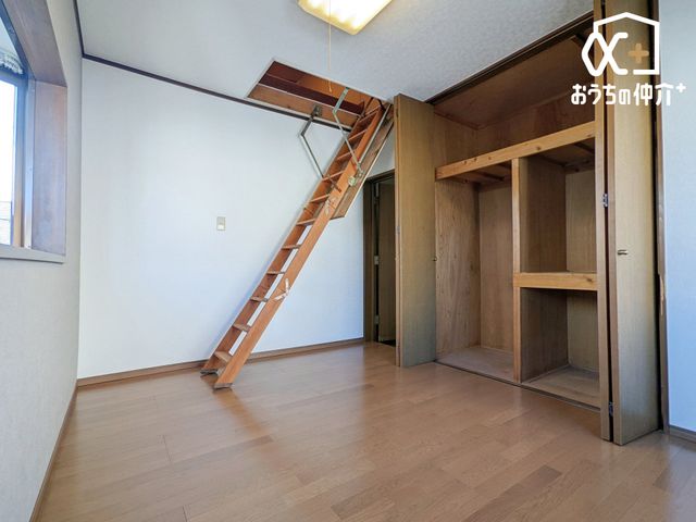 q qɃIXXȗm̗lqB[tĂ邽߁Aql̕׋EߗށEQ֗Ɏ[\łB