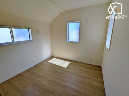 q qƂĂ\ȍL邨łBƑẌ炬̋ԂmۂłAvCx[gȃxbh[͕炷̊őグ̂łB