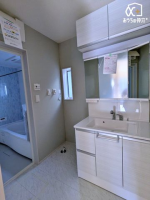 ʑEʏ V[tŁAyɂł܂BQȒPɔG炷Ƃł̂ŁAwAZbgX[YI܂Az[XLт̂ŁAʃ{Ê|ȒPɁB