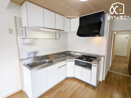 Lb` `Kitchen` @\ƃfUC˔ĝ悢VXeLb`ArOƂ̈̊lAԂ܂B