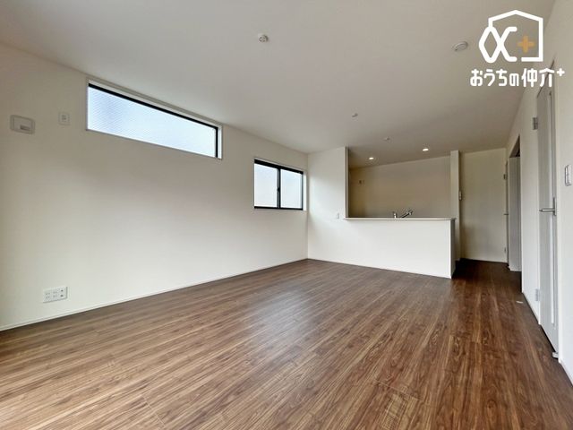 ���r���O -