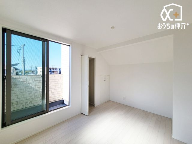 Q QɃIXXȗm̗lqłBN[[bgtĂAQEߗޓLxɎ[\ȐQłB