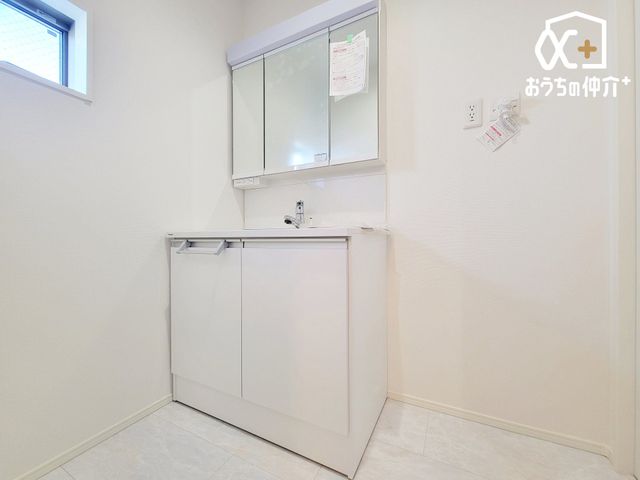 ʑEʏ LXƂʃXy[XŁAZ̎xxX[YłI