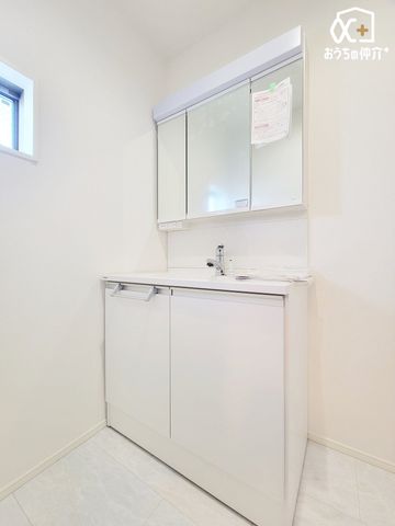 ʑEʏ Oʋ^Cv̐ʉϑłBOʋ^Cv̐ʉϑ͎g肪ǂAׂ[ł܂B[XbLЕtʏłB