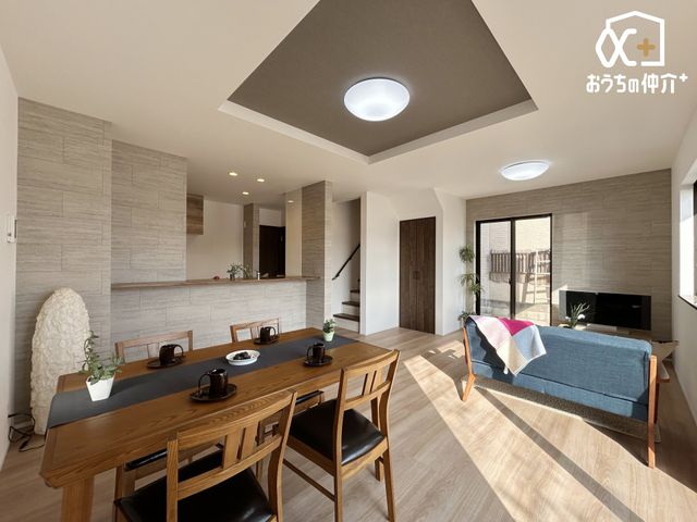 ���r���O -