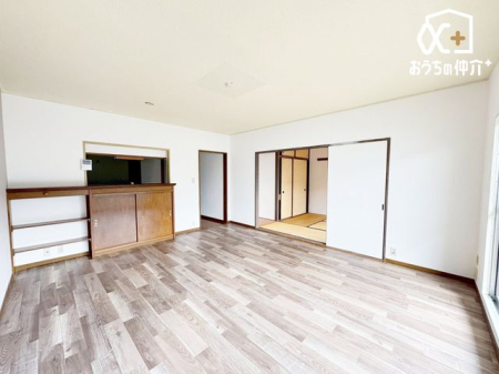 rO Ƒ݂Ȃu₩Ɍ₩ɉ߂悤ɁAD荞񂾃rO_CjOB㎿ȉɕ܂AKŉ₩ȃvCx[gԂłB