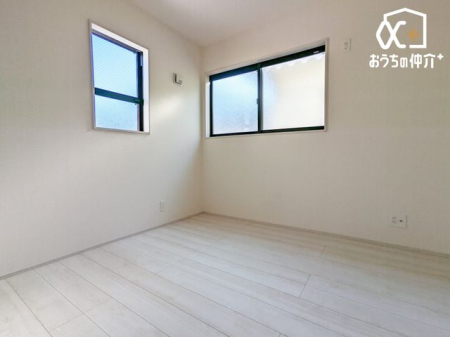 q qɃIXX4.5m̗lqBeʂ̃N[[bgtĂ邽߁Aql̕׋EߗށEQ֗Ɏ[\łB