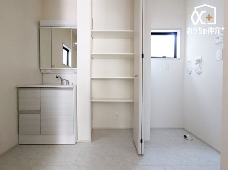 ʑEʏ ̂ʏ́AVvłȂ@\IȃfUCBL߂̃Xy[XƎ[[ĂA̐gxx₨ꂪX[Yɍs܂B