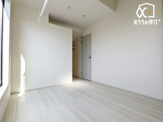 Q QɃIXX8.0m̗lqłBN[[bgtĂAQEߗނłȂAV[YIt̂̂LxɎ[\ȐQłB