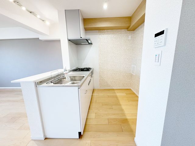 Lb` y֐̍Ǝz3RƃOtł̕L܂B@YɂȂ邨ȒPLb`pl_BLb`A_CjOʏւ̓ZAƎAbvI