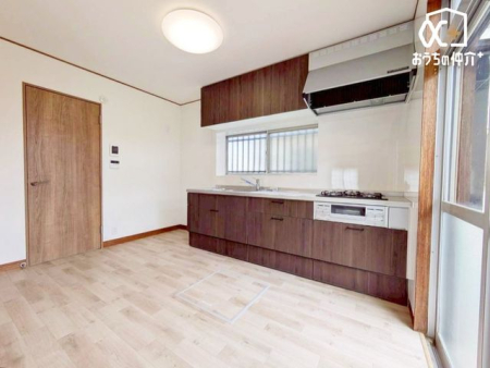 �L�b�`�� ���[�L�x�ŃX�b�L���Еt���L�b�`���ł��B