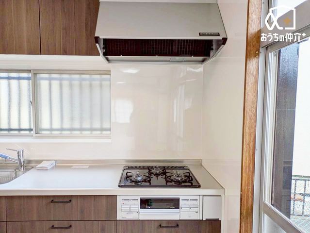 �L�b�`�� 3���R�����̗l�q