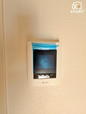 ̑ hƖʂłSTVj^[tC^[złB