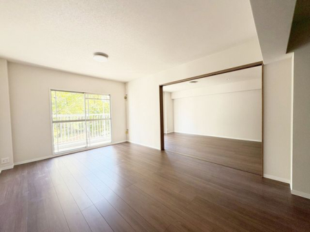 rO `E`Living`E`̑傫ȑ炽Ղzޖ邢16.3rOBƑc⃊bNX^CɍœKȊJӂԂłB