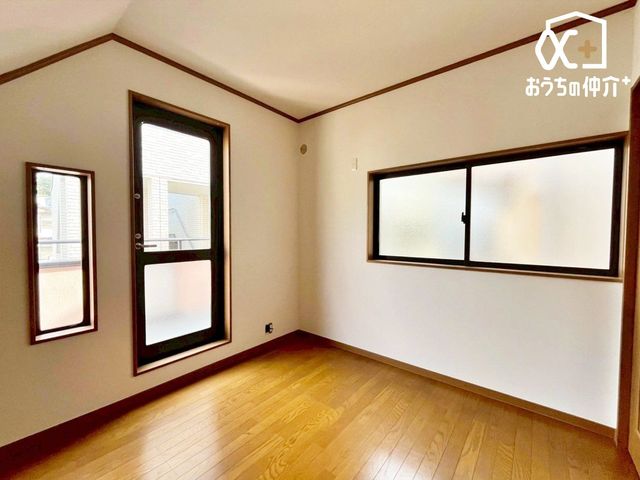 ̑ 2ʍ̖̌邳ƁAoRj[ɖʂJ̗͂mB邭qǂƂĂSn悭g܂B