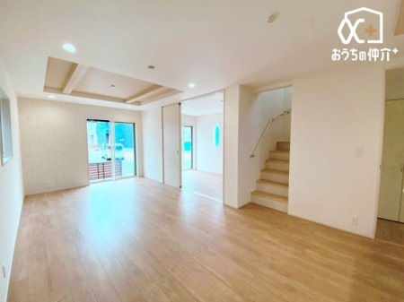 rO rOCKȋ͉ƑԂŊ킹@RƃR~jP[V܂܂B܂Aʂ̊KɂĂ݂̋Czɂ₩ɊȂ߂Ƃł郁bg܂B