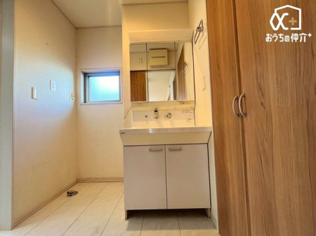 ʑEʏ `Wash room`Oʋ^Cv̐ʉϑłB̗oɂ[ł̂ŃX^CbVȋԂۂĂ܂I