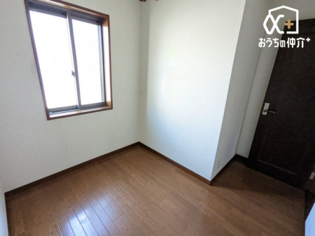 [ 2Kɖ3.5@e[NXy[XɂVяɂȂXg[W[łB