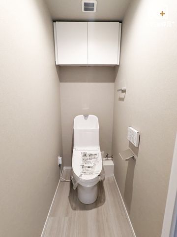 gC `Toilet`gꏊ炱A₨|ȒPȃVvȃfUC̗p܂BǖʂɒI܂̂ł[邱Ƃł܂B