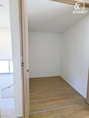 ���[ �K�i���ɂ͍L�X�Ƃ�����2.1���̔[�ˁB���q���܂̎v���o�̕i��V�[�Y���I�t�̂��̂��X�b�L���ЂÂ��邱�Ƃ��ł��܂��I