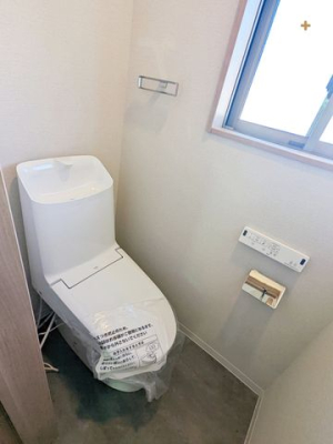 �g�C�� �V���v���ȓ����̃X�b�L���Ƃ���2�K�g�C���ł��B