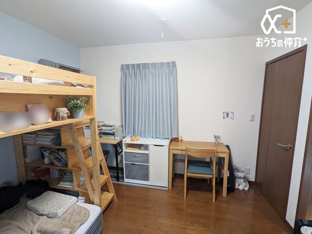 q qɃIXXȖ7.5m̗lqBeʂ̃N[[bgtĂ邽߁Aql̕׋EߗށEQ֗Ɏ[\łB