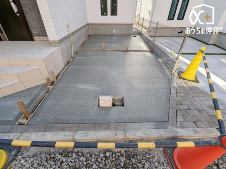  J[Xy[X̗lqłBOʓH͌ʗʂȂAԂ̏oSăX[Yɍs܂B