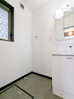 ���ʑ�E���ʏ� ����������ʕ����ǍD�ȃ����h���[�X�y�[�X�ł��B