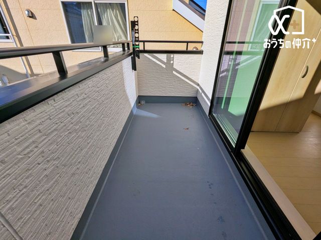 �o���R�j�[ ������͎厲�ƂȂ�o���R�j�[�ƂȂ��Ă���A�������̓��肪�ƂĂ��ǍD�Ő��󕨂������̂Ɍ����Ă��܂��B