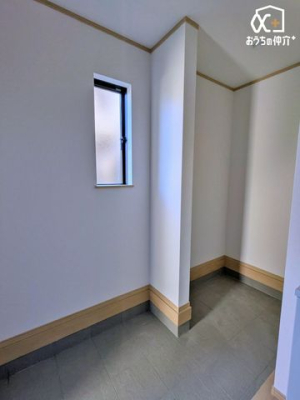 ���� �L�X�Ƃ�����ϖ��͓I�Ȍ��ւ̏Z��ƂȂ��Ă���܂��B���Ƒ��݂Ȃ��񂪋C�����悭�A���Ă������ԂƂȂ��Ă���܂��B���[�͂��\������̂Ō��֎��肪�X�b�L���ƕЕt���̂��A���ꂵ���|�C���g�ł��ˁB