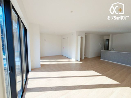 ���r���O -