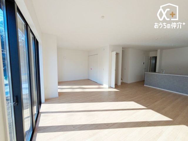 ���r���O -