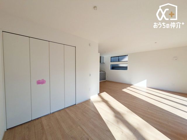 ���r���O -