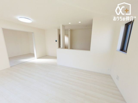 ���r���O -