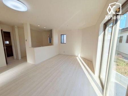 ���r���O -