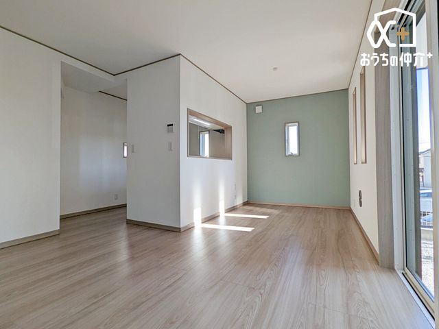 rO `Living`݂̂i`eCXg̖13.3LDKłBRƉƑW܂̋ԂɁB