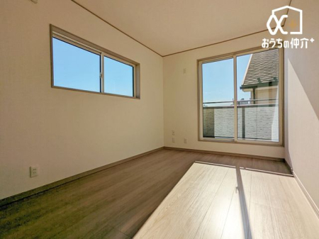 Q QɃIXX6m̗lqłB_uN[[bgtĂAQEߗޓLxɎ[\ȐQłB