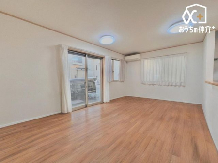 rO 18̃rO͑邢ł{摜͉ƋCGŏ摜ł茻Ƃ͈قȂꍇ܂