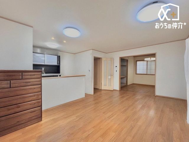 rO ƑRƏW܂18rO̗lqłB \t@[e[uuĂƂ̂LXƂrOłB{摜͉ƋCGŏ摜ł茻Ƃ͈قȂꍇ܂