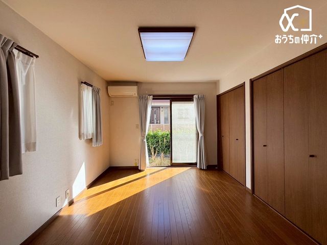 rO `Living`㎿ȎԂޕ炵̃CXe[WBƂƑƂ̃R~jP[VދSn̂悢ꏊBRƂ݂ȂW܂ꏊB