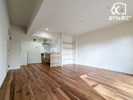 ���r���O �傫�ȑ����炽���Ղ�z�����������ޖ��邢���r���O�B�Ƒ��c���⃊���b�N�X�^�C���ɍœK�ȊJ�������ӂ���Ԃł��B