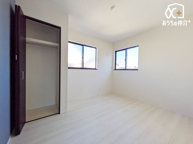 Q `Room`m̓i`ȃt[OƗF̕ǂACeAl̂ƂĂyłˁI