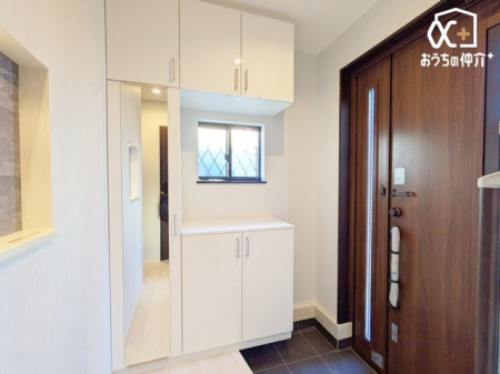  `E`Entrance`E`CifUCւ́AZޕ̖𖞂NIeBBA邲ƑAKC悭}E炬ɖԂ\Ă܂B